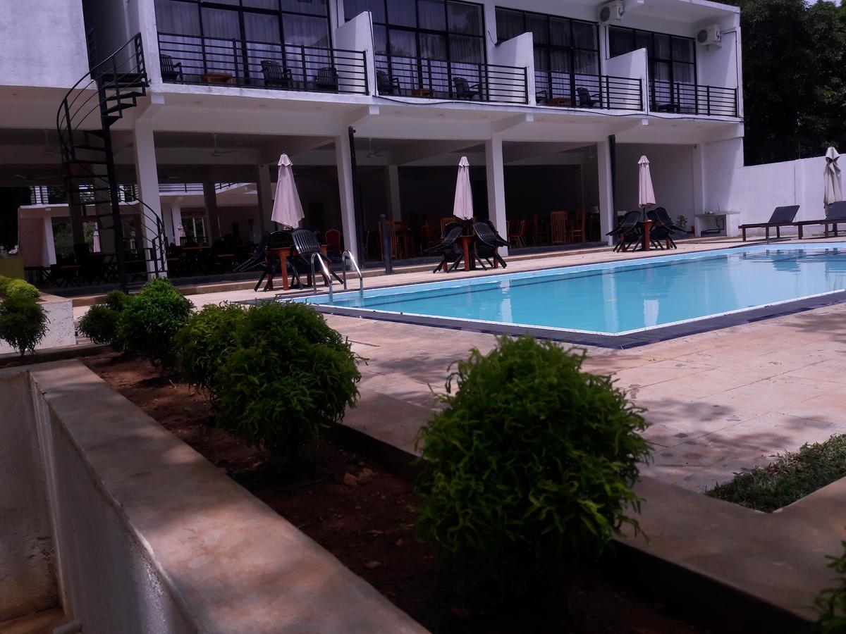 Lavish Resort - Sigirya Sigiriya Exterior photo