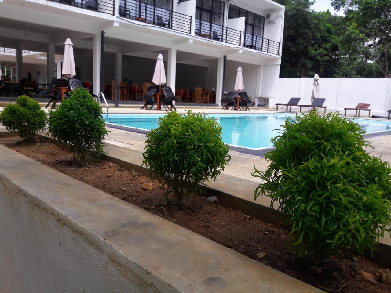 Lavish Resort - Sigirya Sigiriya Exterior photo