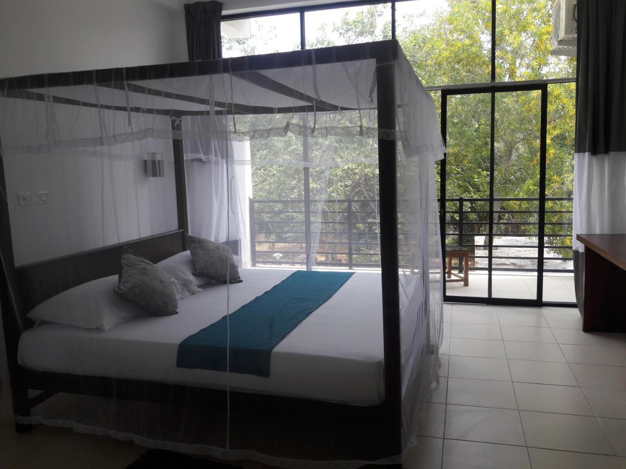 Lavish Resort - Sigirya Sigiriya Exterior photo