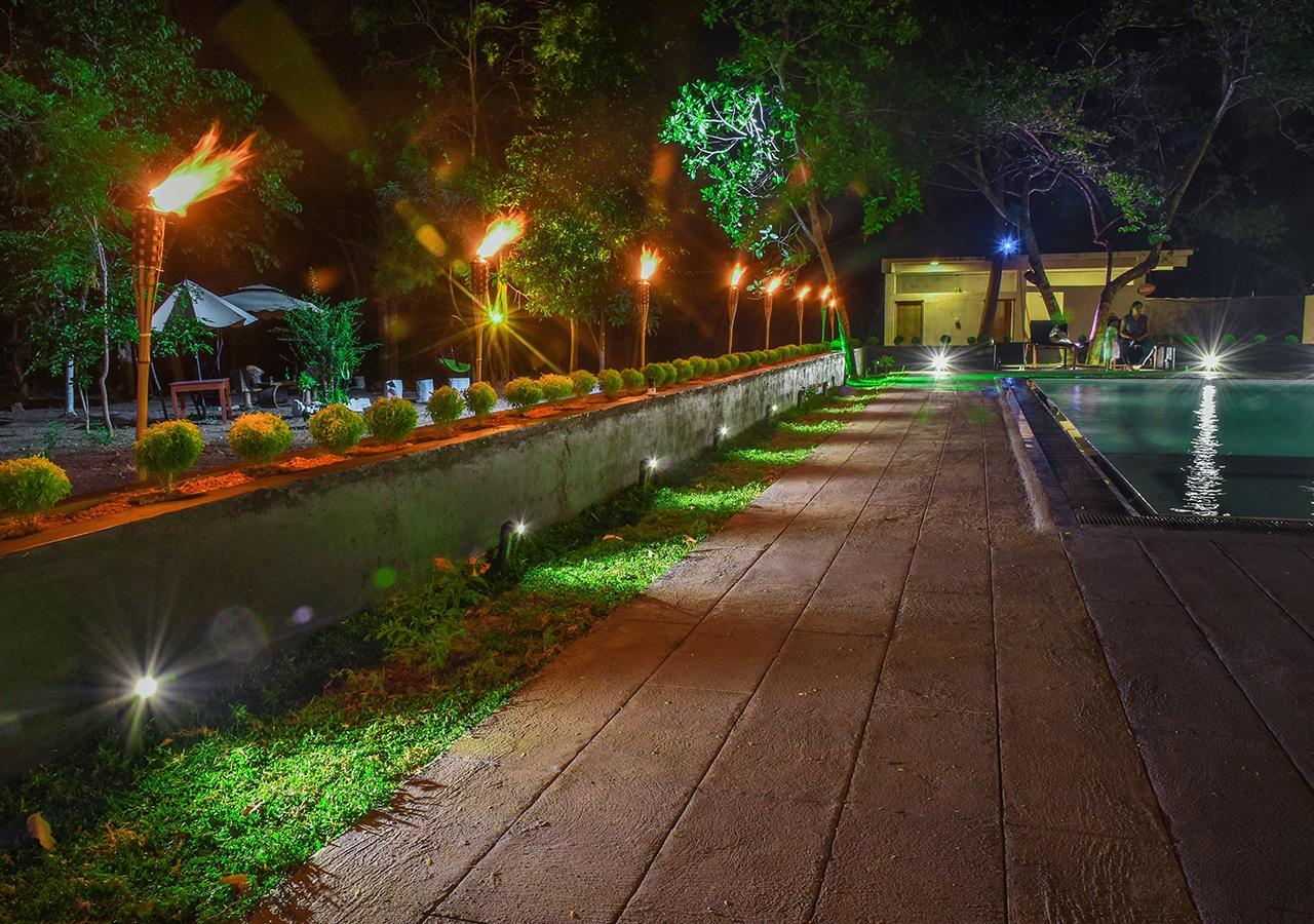 Lavish Resort - Sigirya Sigiriya Exterior photo