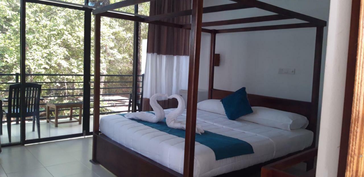 Lavish Resort - Sigirya Sigiriya Exterior photo